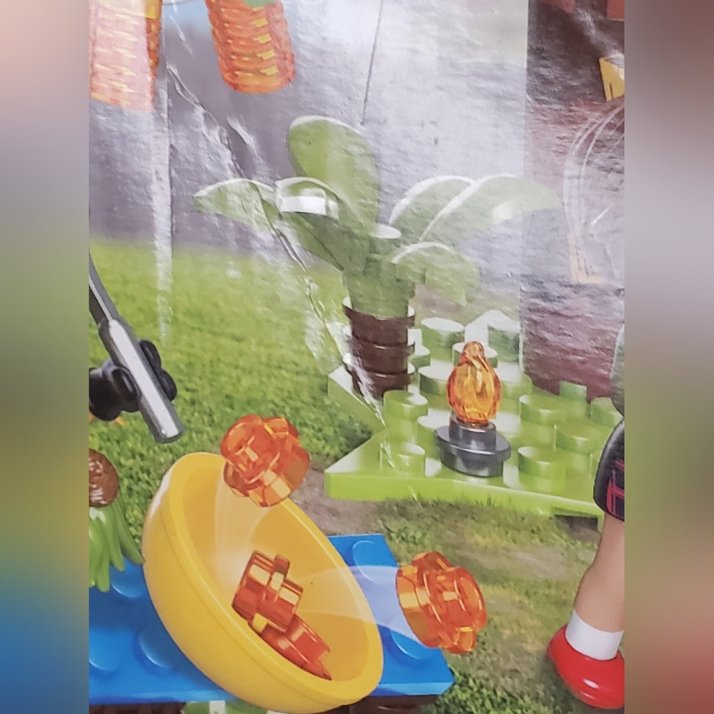 New Mega Construx Despicable Me 3 Family Luau Party 123 Piece Set, FHY38 - Picture 10 of 12